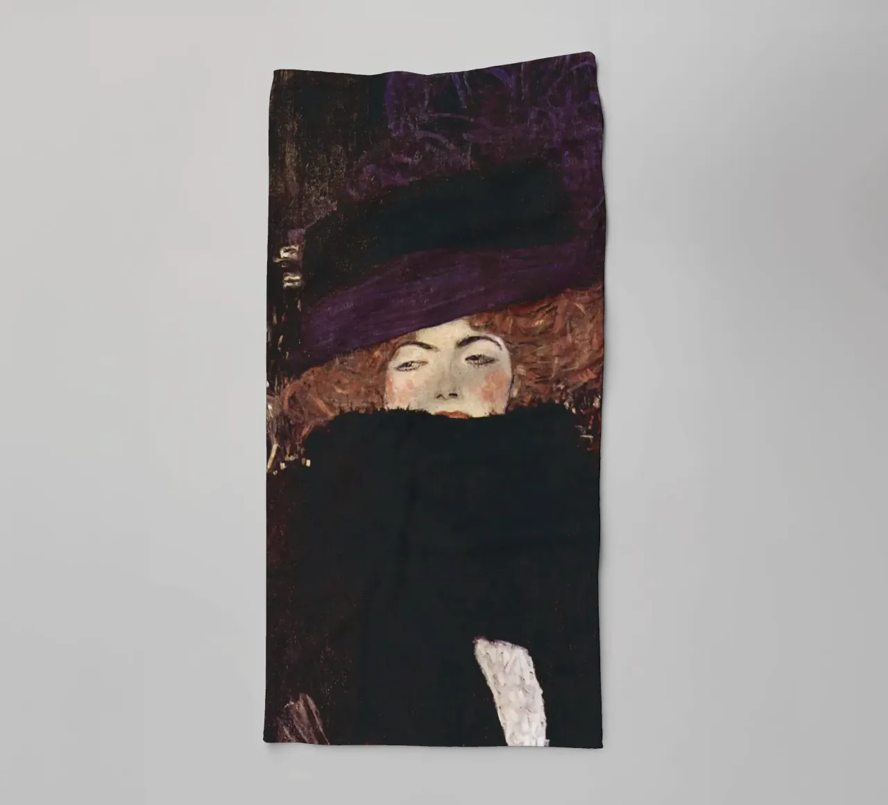 Dama con cappello e boa di piume di Gustav Klimt (1909) asciugamano da bagno da Venus Art