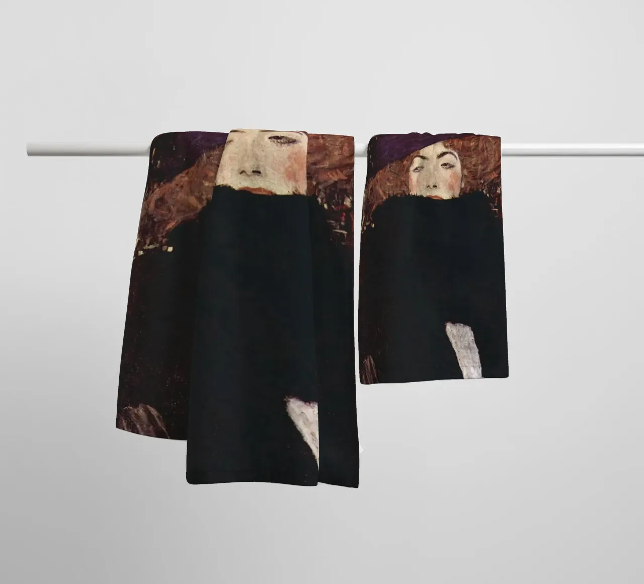 Dama con cappello e boa di piume di Gustav Klimt (1909) asciugamano da bagno da Venus Art