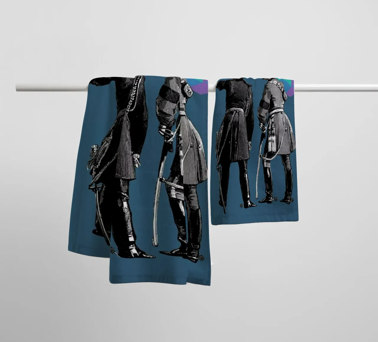 Blue Pointers asciugamano da bagno da The Gently Unfurling Sneak