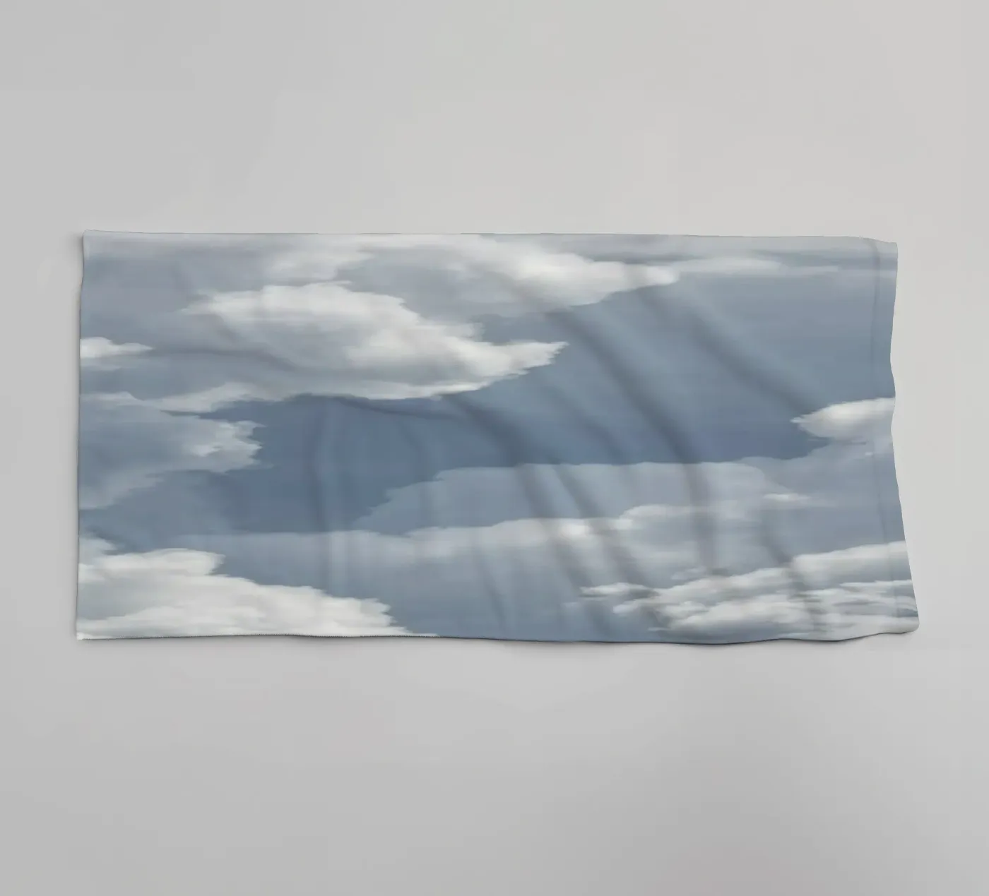 Cloudscape 2 Handtuch von Nur Mut