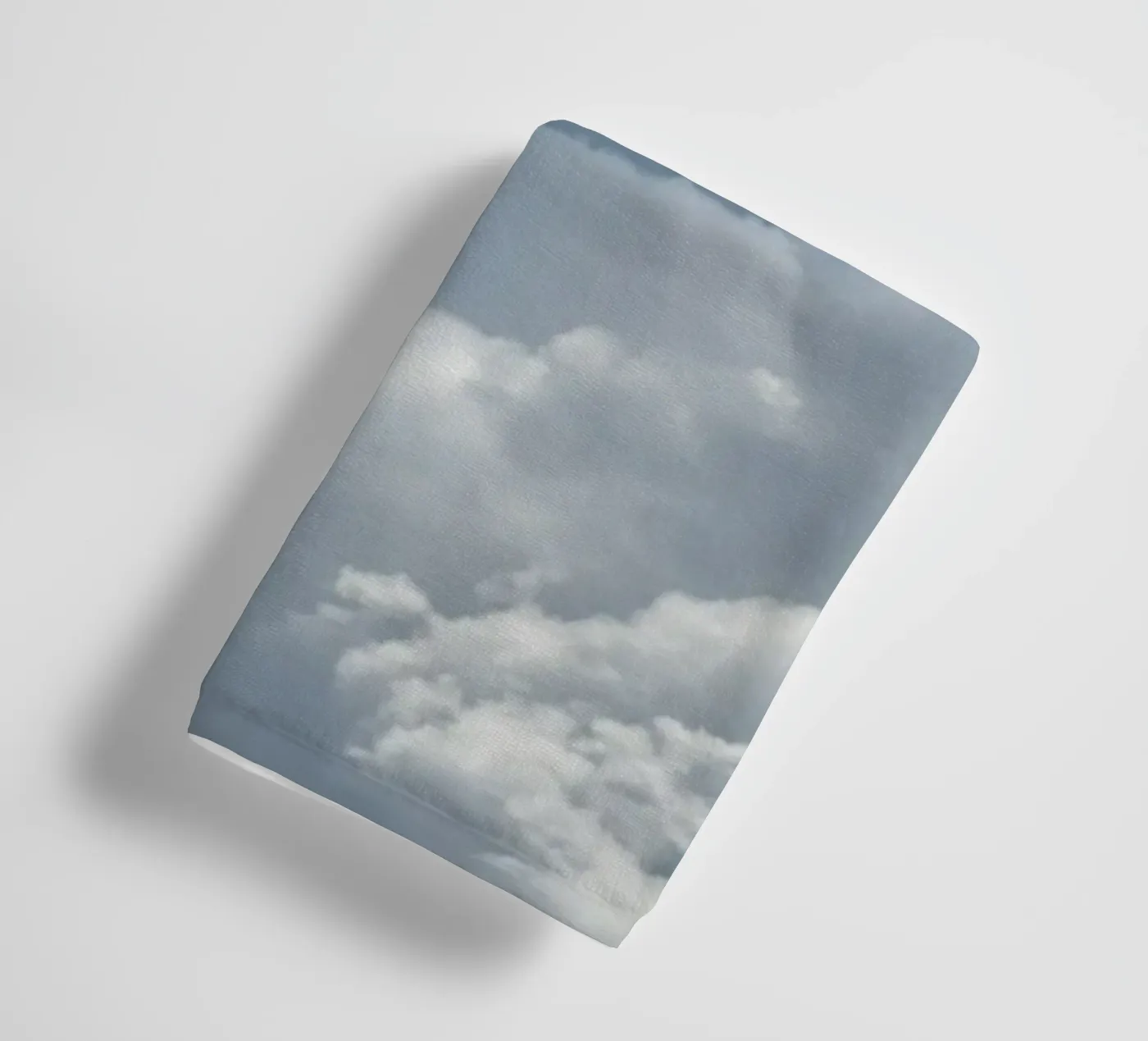 Cloudscape 2 Handtuch von Nur Mut