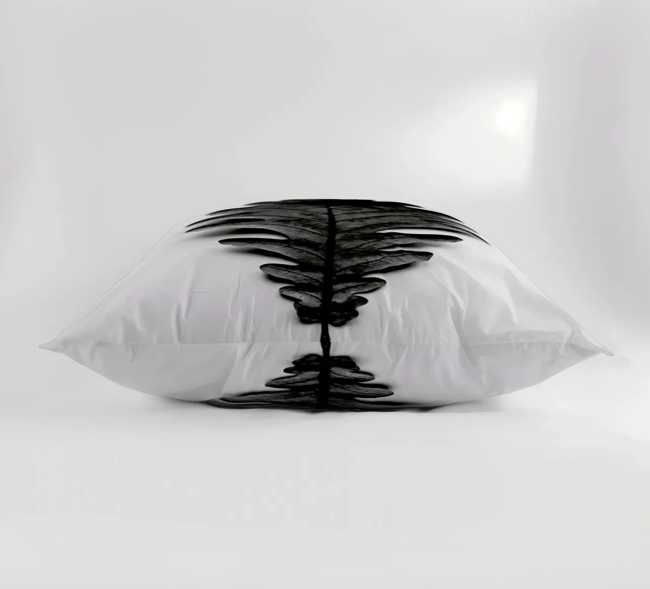 Autumn Treasures - Black Oak Leaf Kissen von Studio Nahili