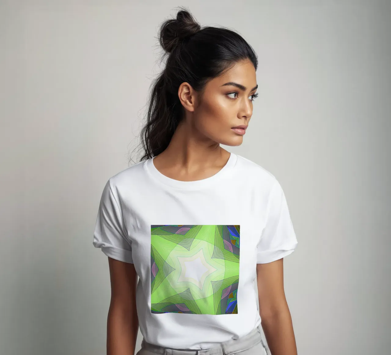 Étoile à 5 branches avec décorations multicolores, dans des nuances de vert t-shirt de Gürsel Yesil Digital Art