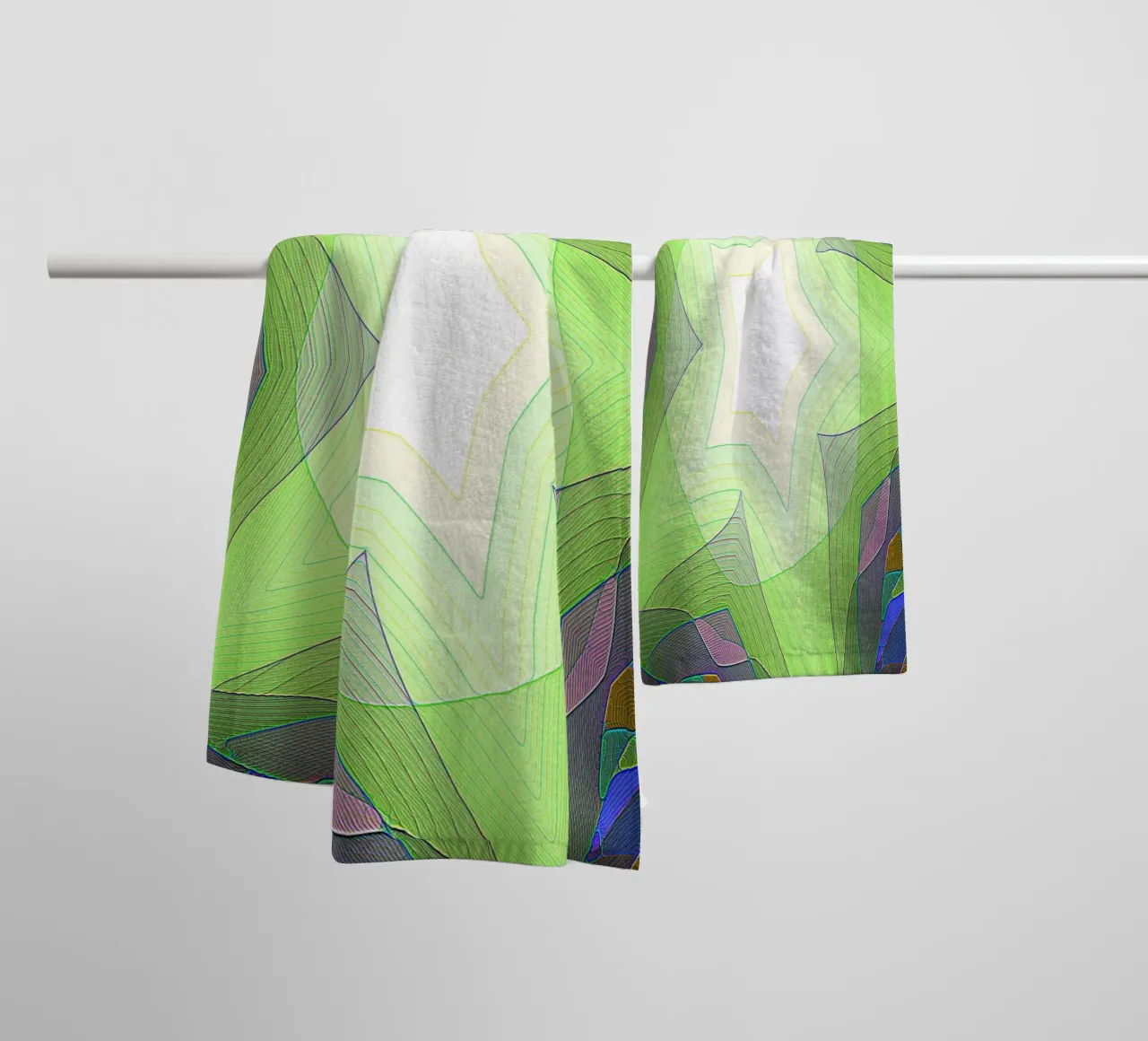 Étoile à 5 branches avec décorations multicolores, dans des nuances de vert serviette de bain de Gürsel Yesil Digital Art
