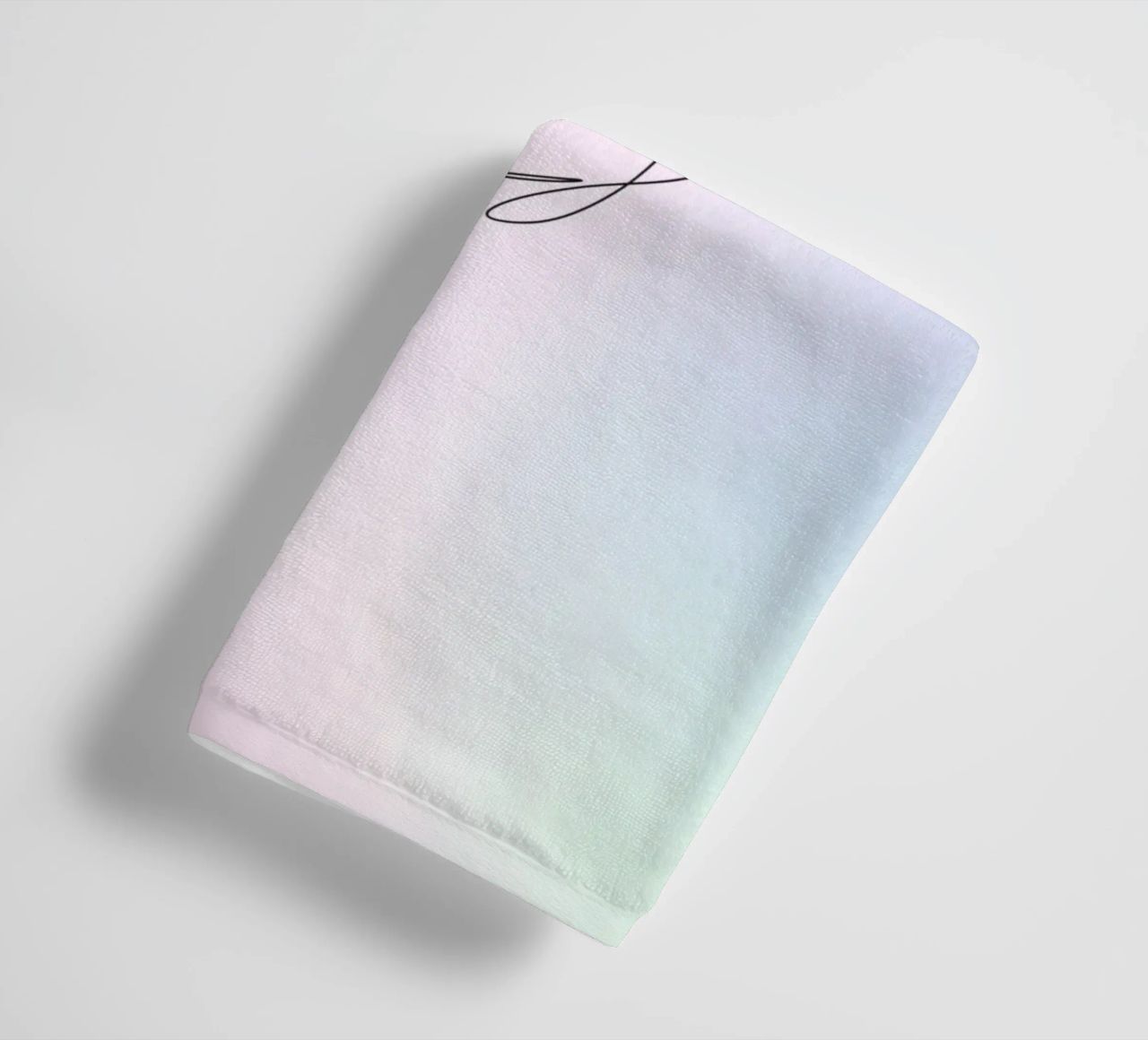 Vlinder Aura print, Blauw kleurverloop, Pastel Aura print badhanddoek van Dreamscape