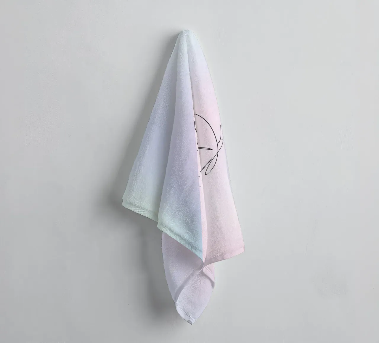 Schmetterling Aura Druck, Blauer Farbverlauf, Pastell Aura Druck Handtuch von Dreamscape