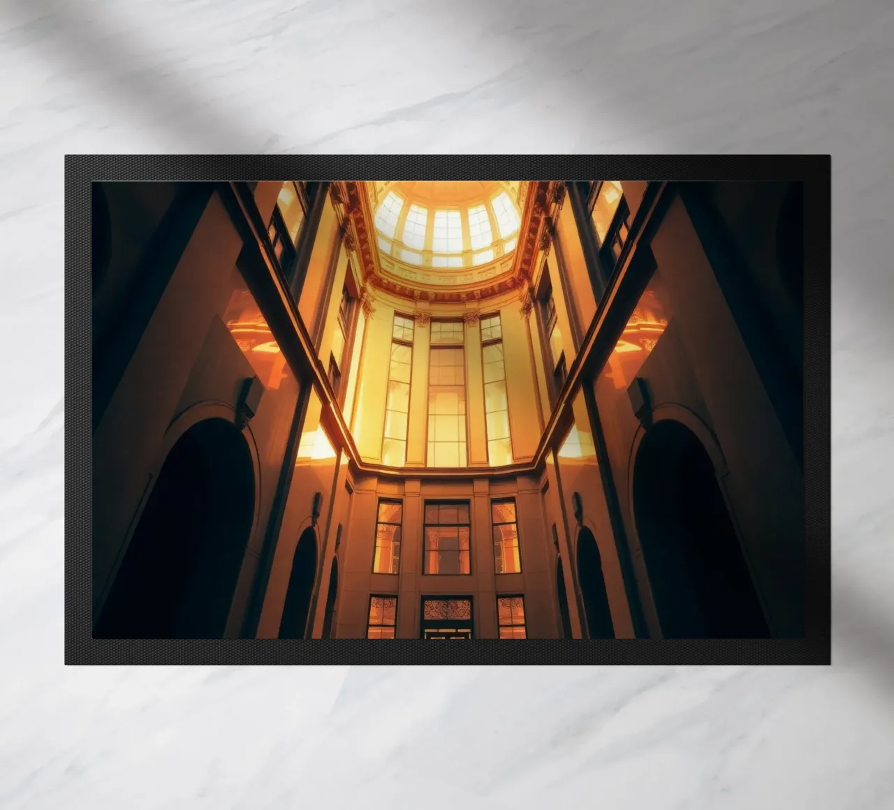 interni architettonici caratterizzati da un flusso di luce dorata zerbino da DesignDoodle