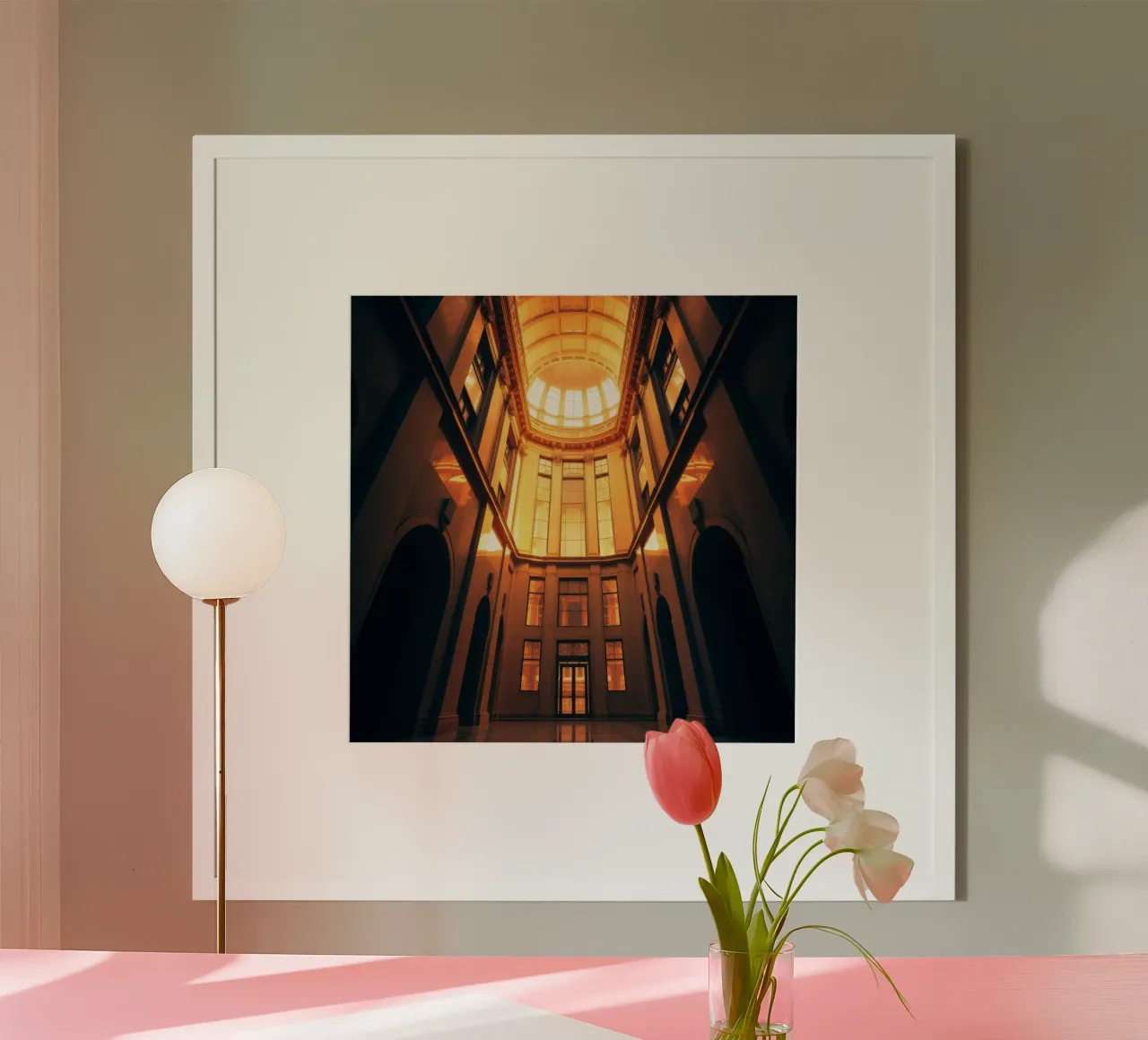 intérieur architectural présentant un flux de lumière dorée hahnemühle de DesignDoodle