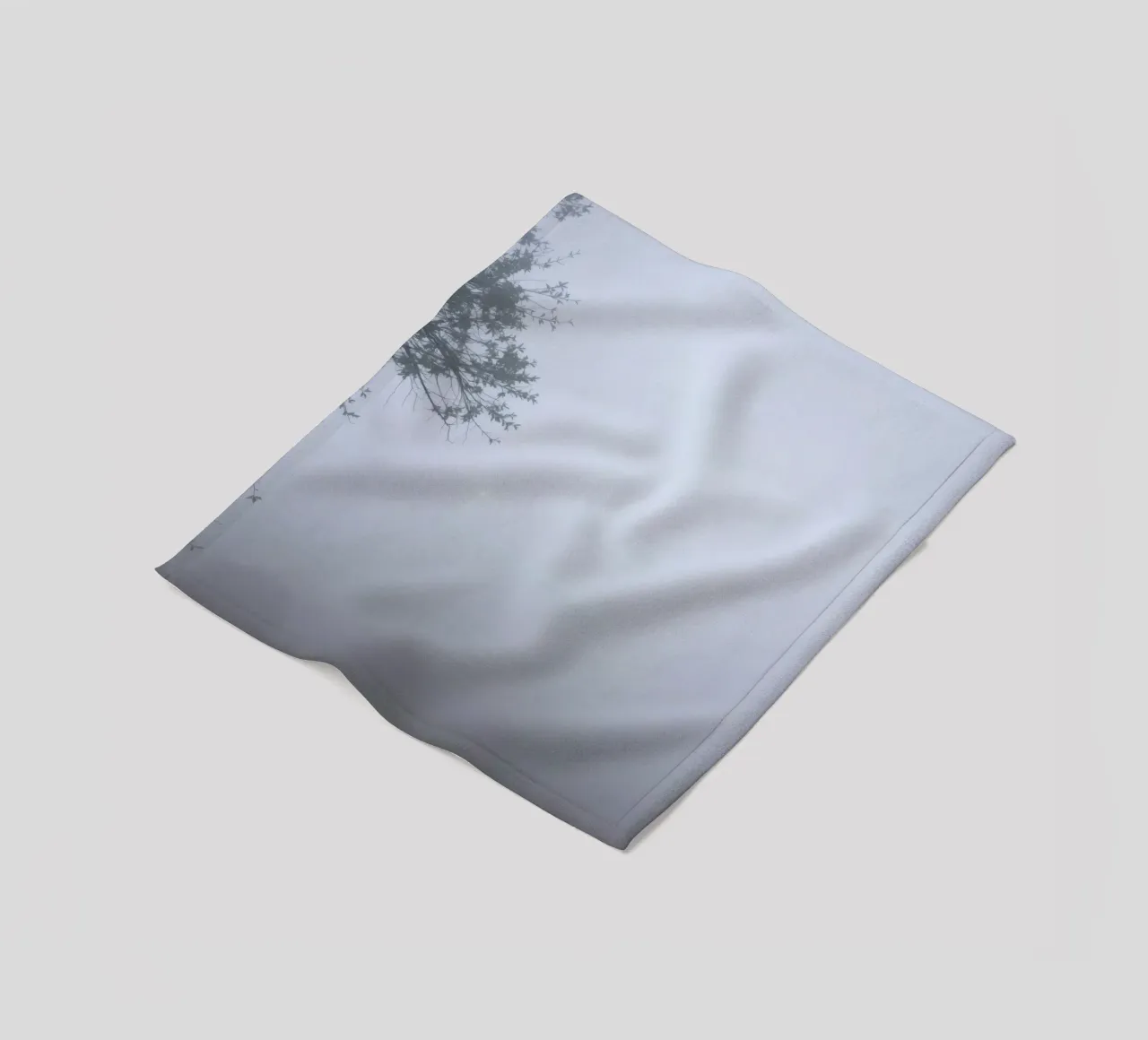 Paesaggio nebbioso oscurato da una fitta foschia coperta in pile da DesignDoodle