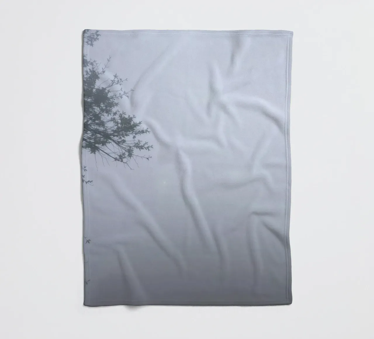 Paesaggio nebbioso oscurato da una fitta foschia coperta in pile da DesignDoodle