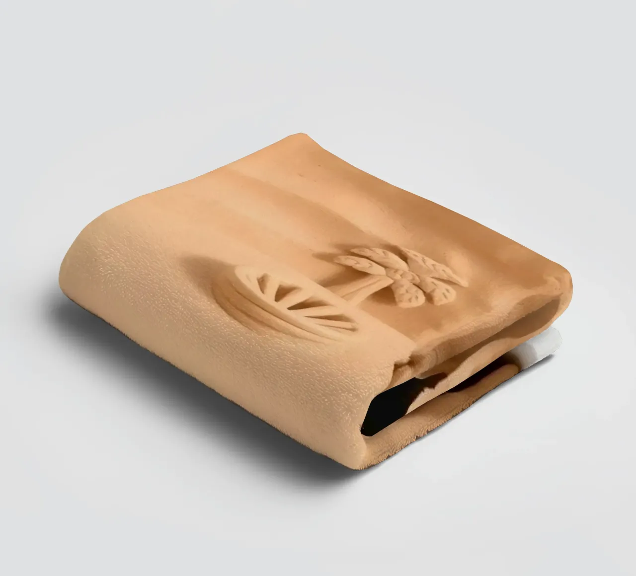 scultura in argilla raffigurante un paesaggio diviso in due con casa e pa asciugamano da bagno da DesignDoodle