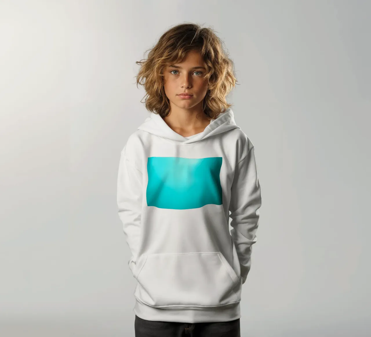 Scena subacquea con tonalità turchesi e luci soffuse felpa bambino con cappuccio da DesignDoodle