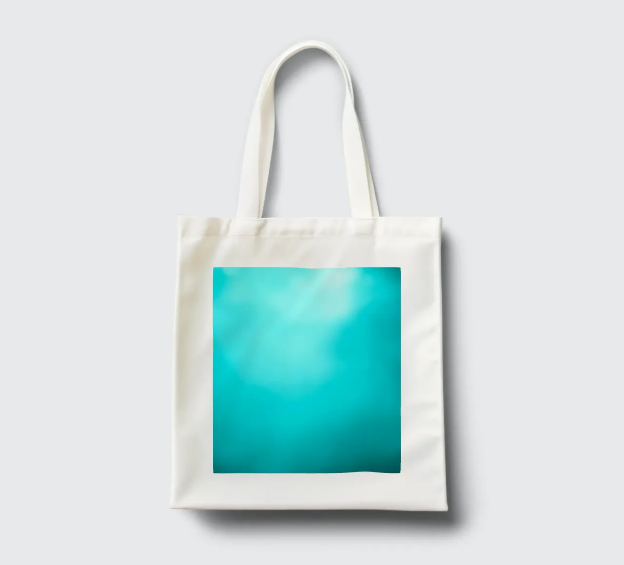 Scena subacquea con tonalità turchesi e luci soffuse borsa in juta da DesignDoodle
