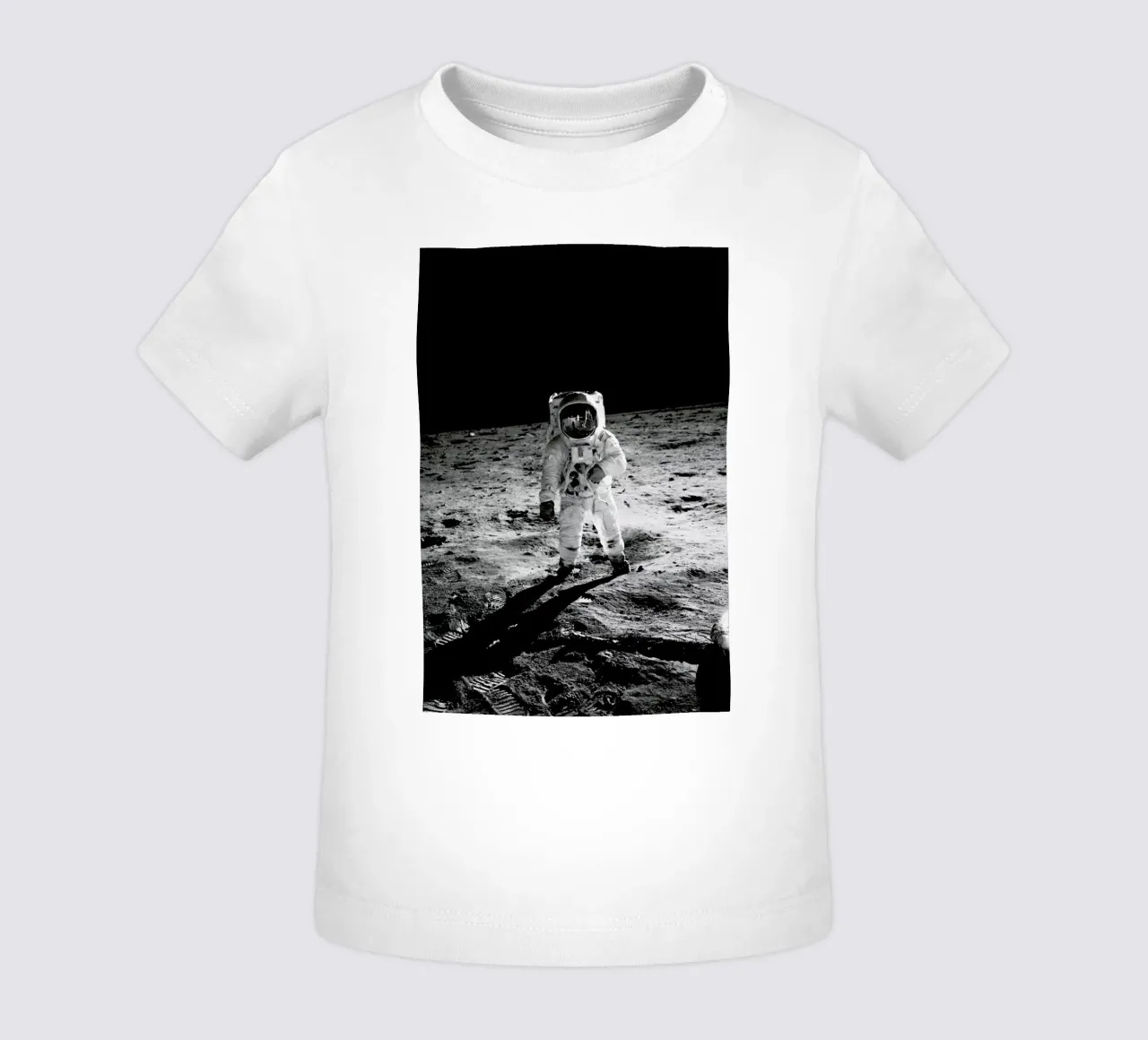 On the Lunar Surface maglietta neonato da Vintage by JUNIQE