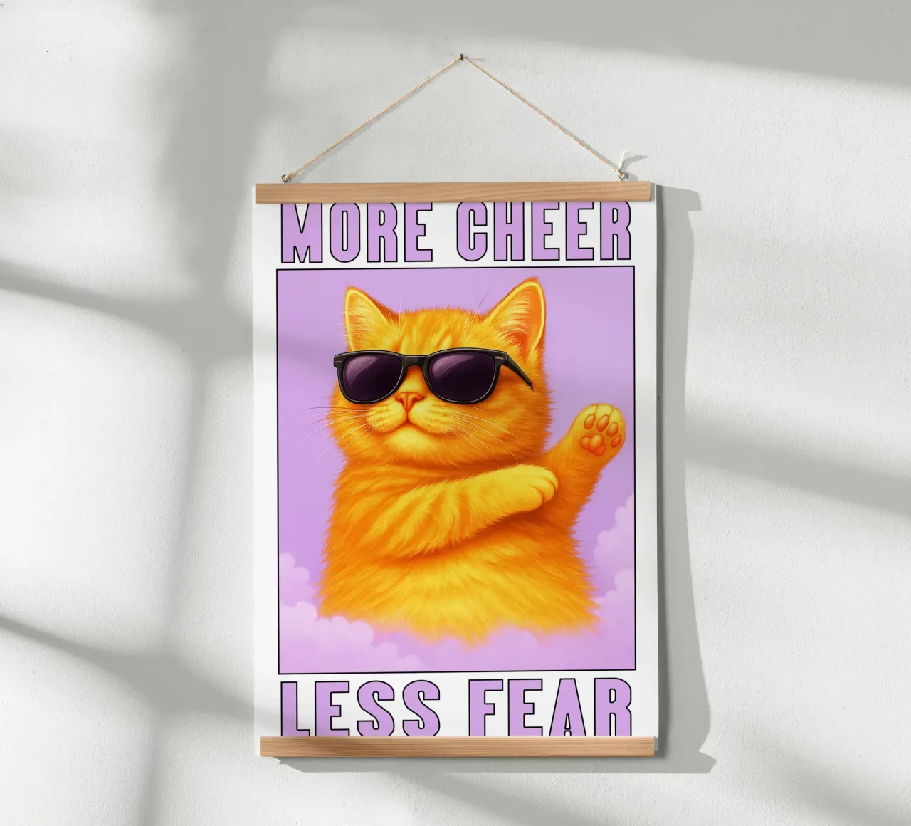 Divertente Gatto cool Più allegria meno paura poster con telaio in legno da the gindils
