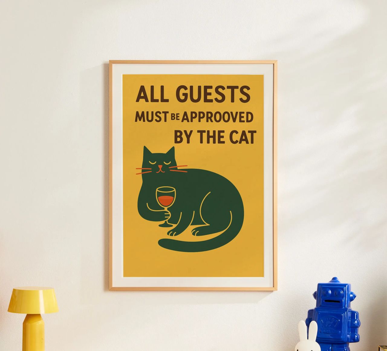 Tous les invités doivent être approuvés par le chat. poster de the gindils