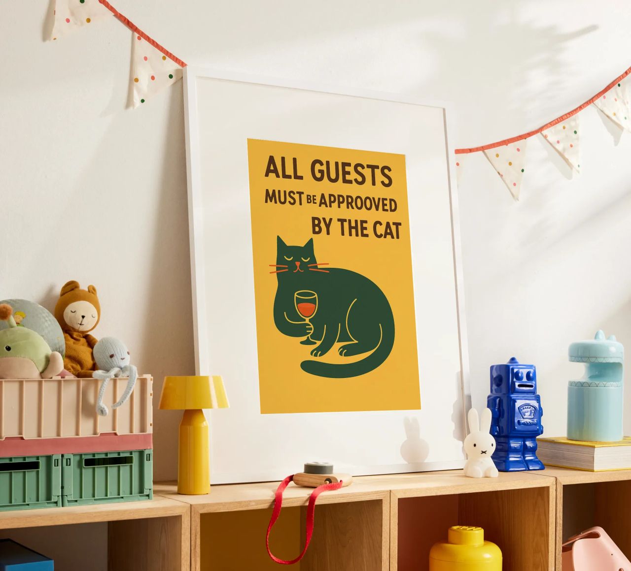 Tous les invités doivent être approuvés par le chat. poster de the gindils