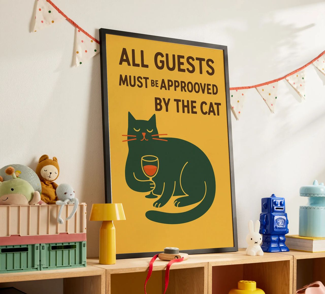 Tous les invités doivent être approuvés par le chat. poster de the gindils
