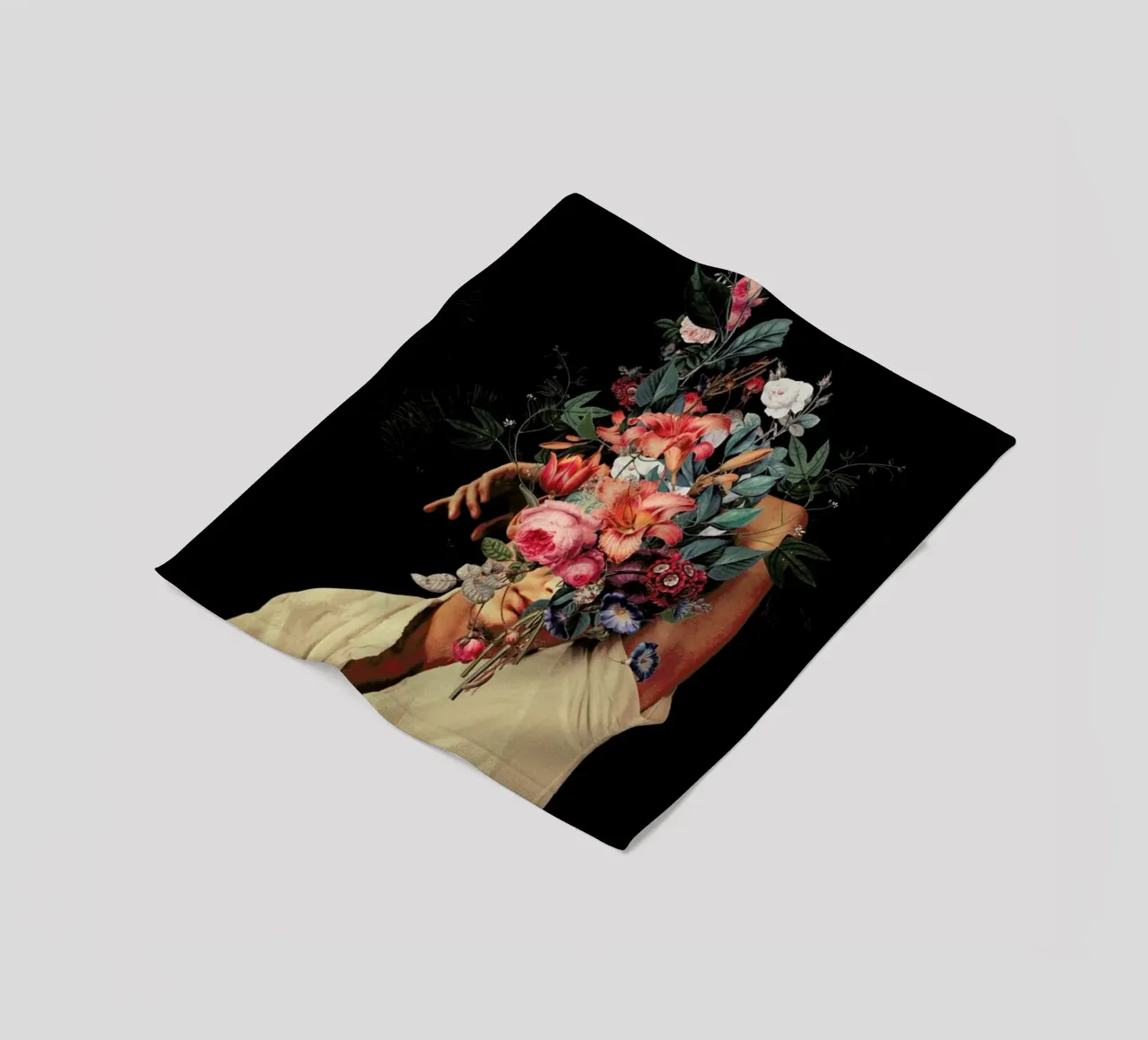 Roses Bloomed Everytime I Thought Of You coperta in pile da Frank Moth