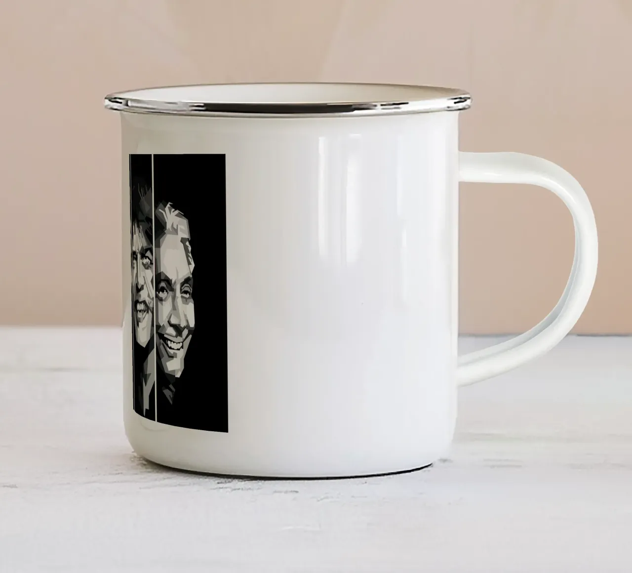La rock band dei Rolling Stones di tendenza ora tazza in smalto da Artkreator