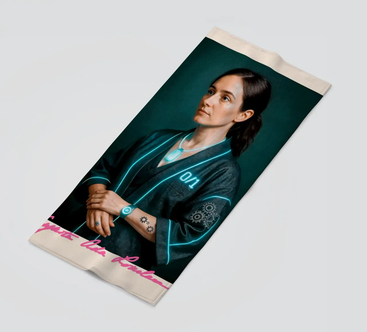 Ada Lovelace – Code & Circuit Strandtuch von CNTRL