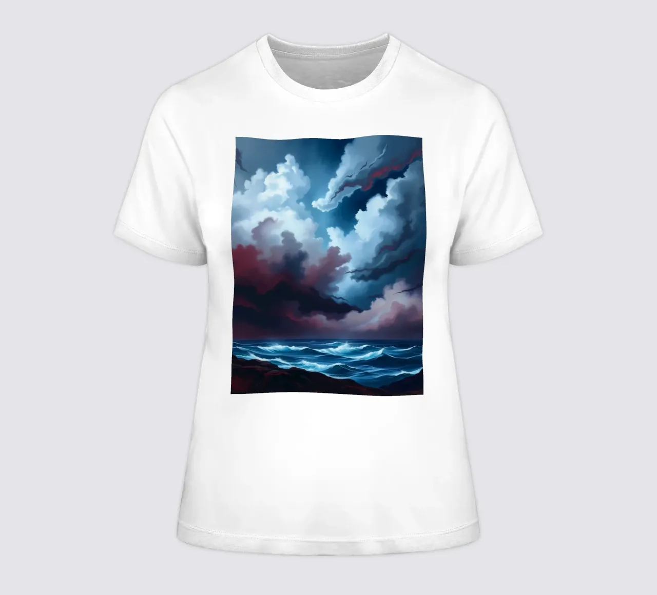 Dynamische stormachtige lucht boven turbulente oceaangolven schemering dames t-shirt getailleerd van DesignDoodle