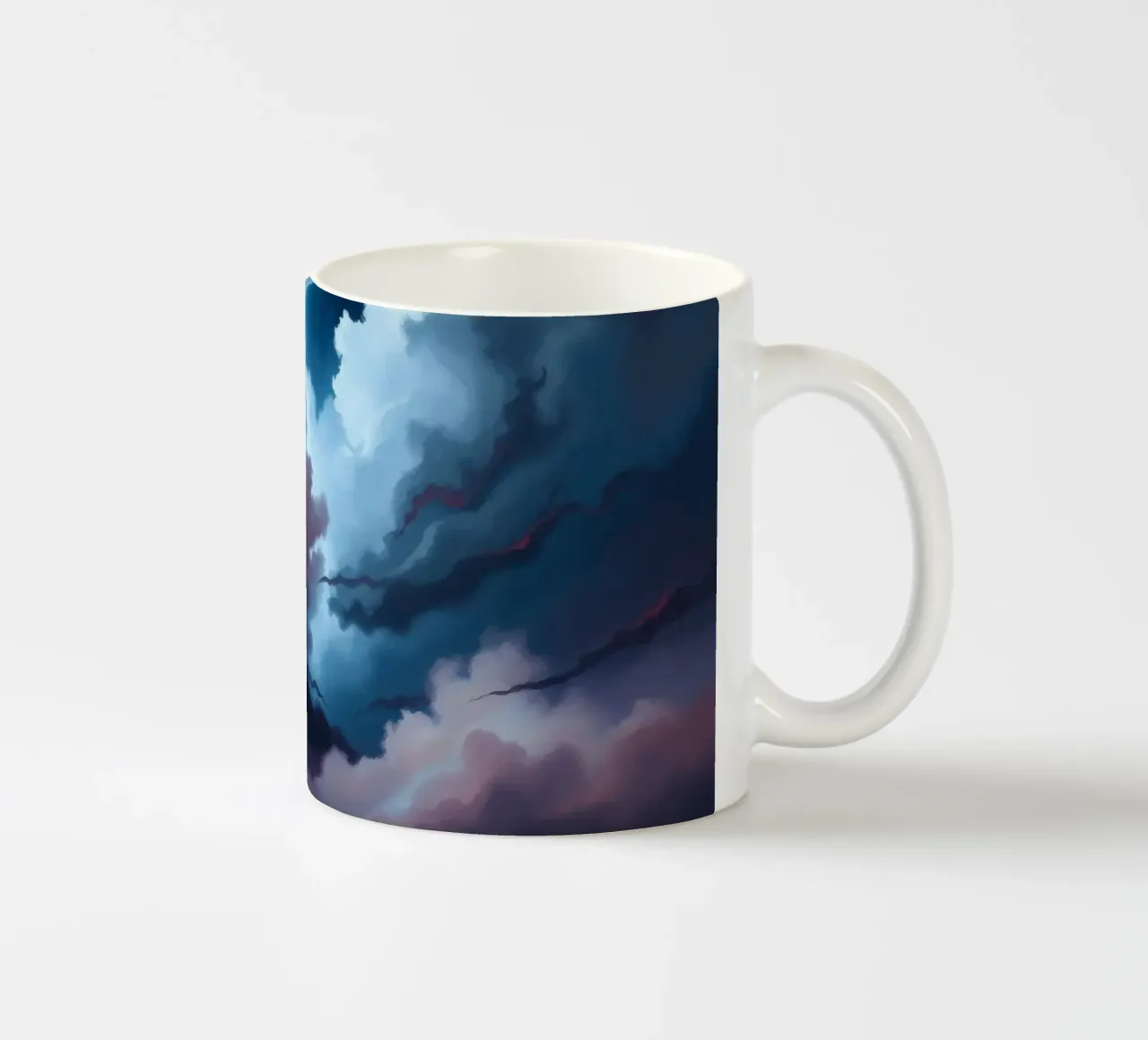 Dynamische stormachtige lucht boven turbulente oceaangolven schemering keramische mok van DesignDoodle