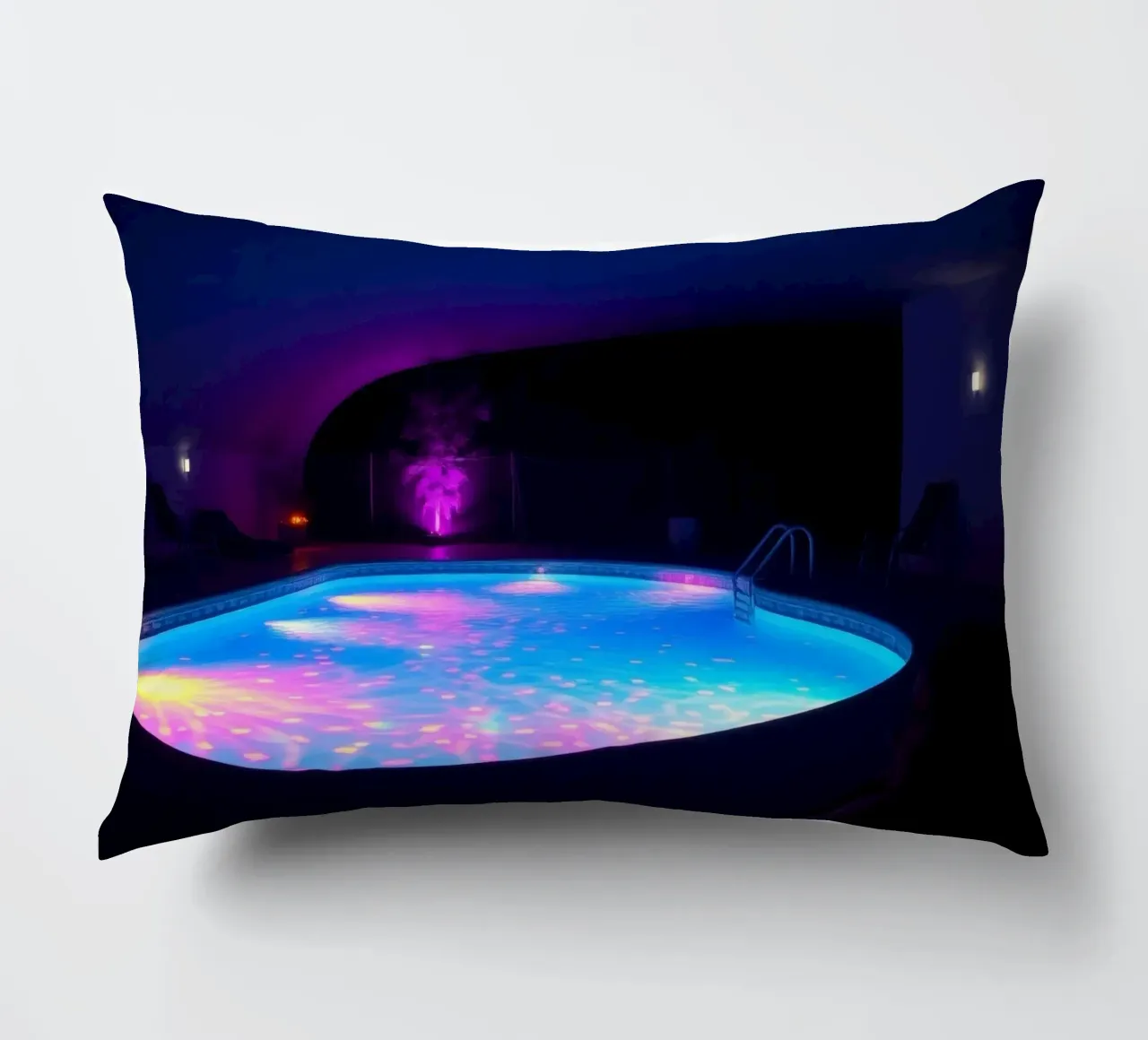 riflessi di luce intorno ad una piscina in una notte accogliente cuscino da DesignDoodle