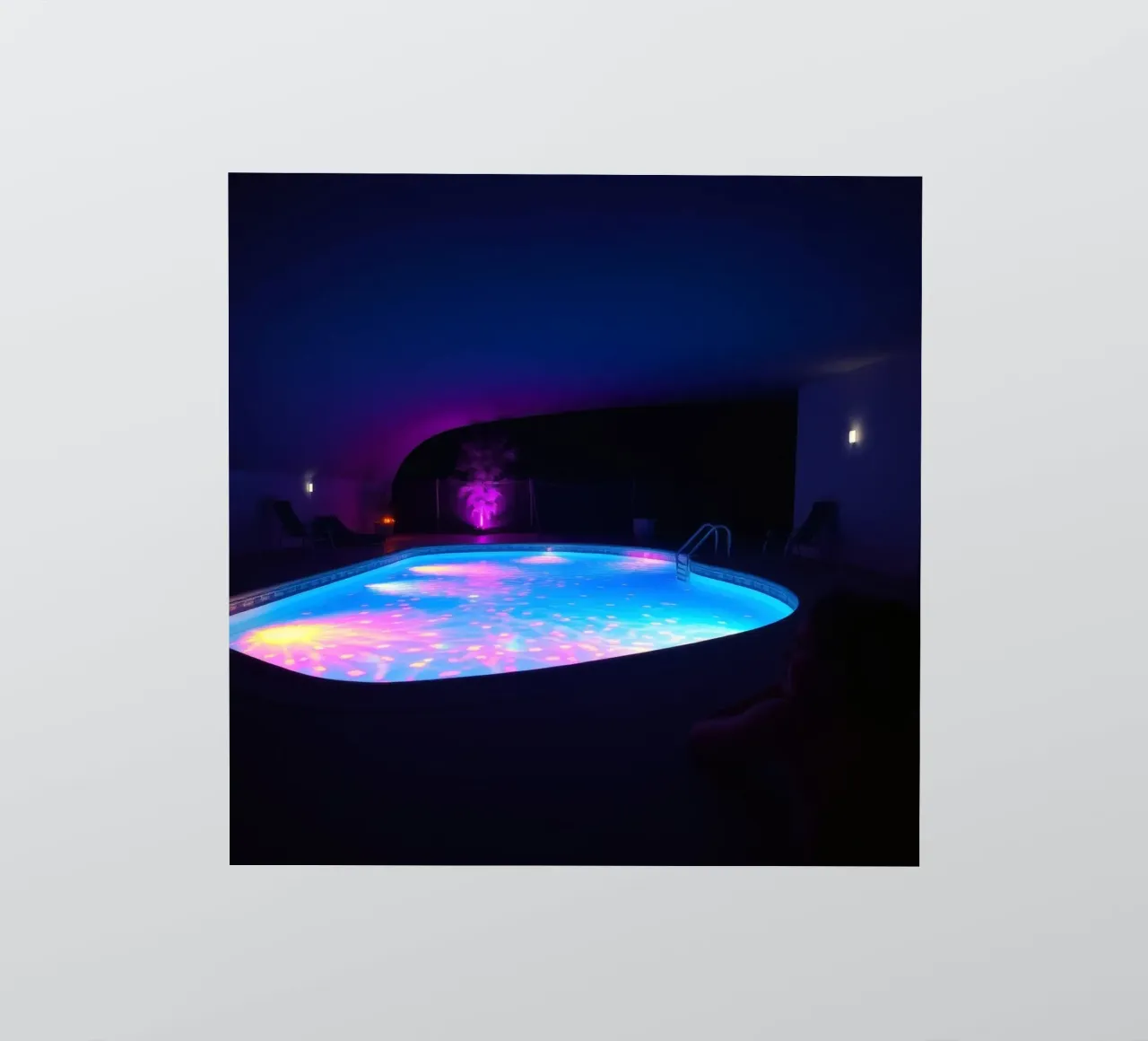 reflets de lumière autour d'une piscine dans une nuit agréable autocollant de DesignDoodle