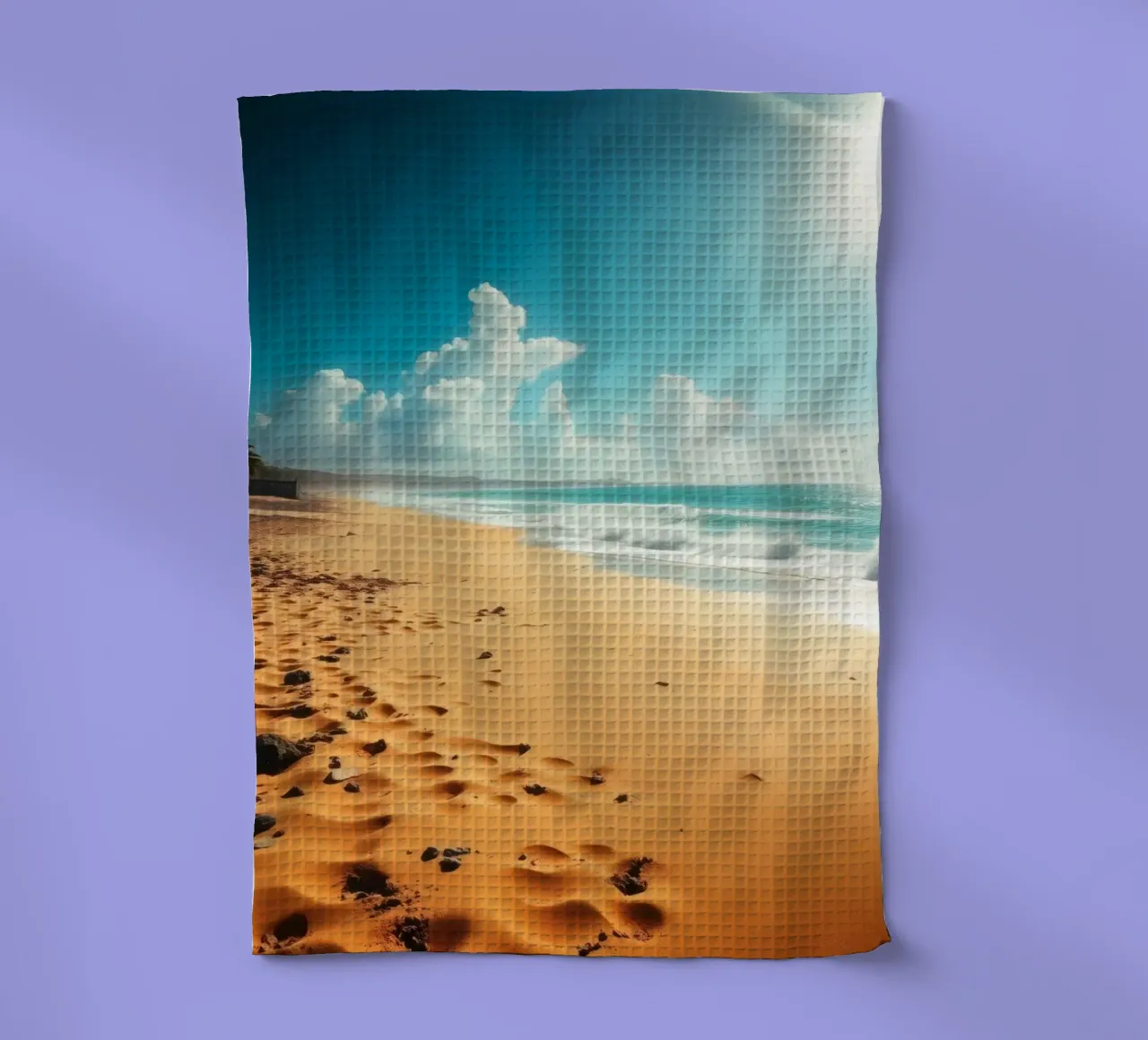 Plage de sable doré avec de douces vagues et un ciel ensoleillé torchon de DesignDoodle