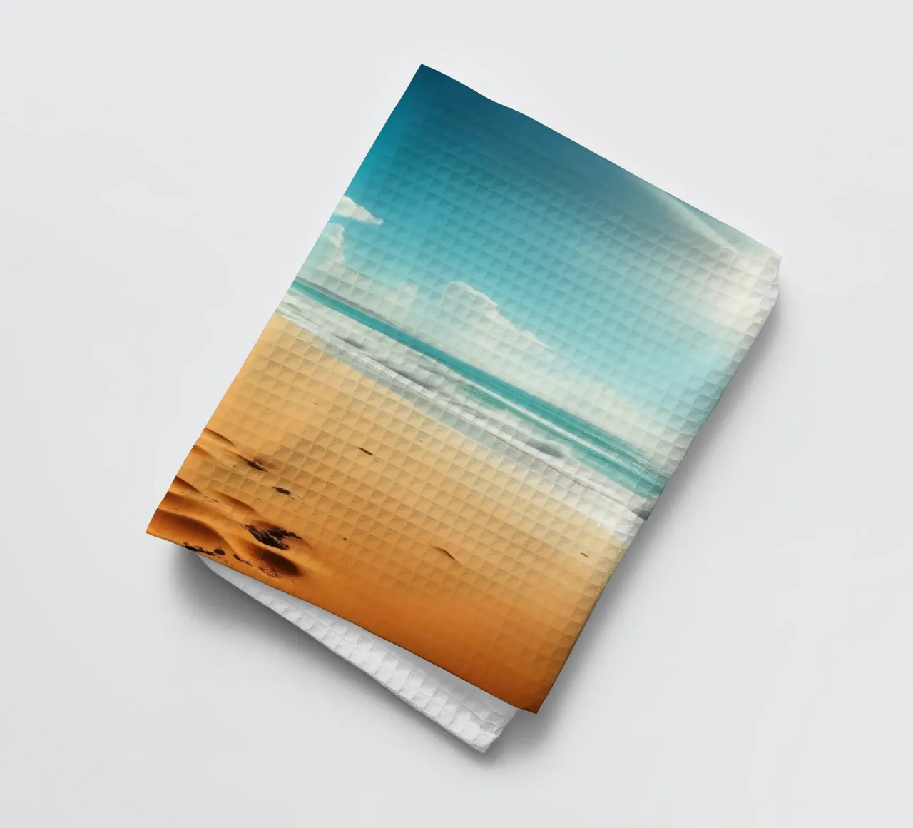 Plage de sable doré avec de douces vagues et un ciel ensoleillé torchon de DesignDoodle
