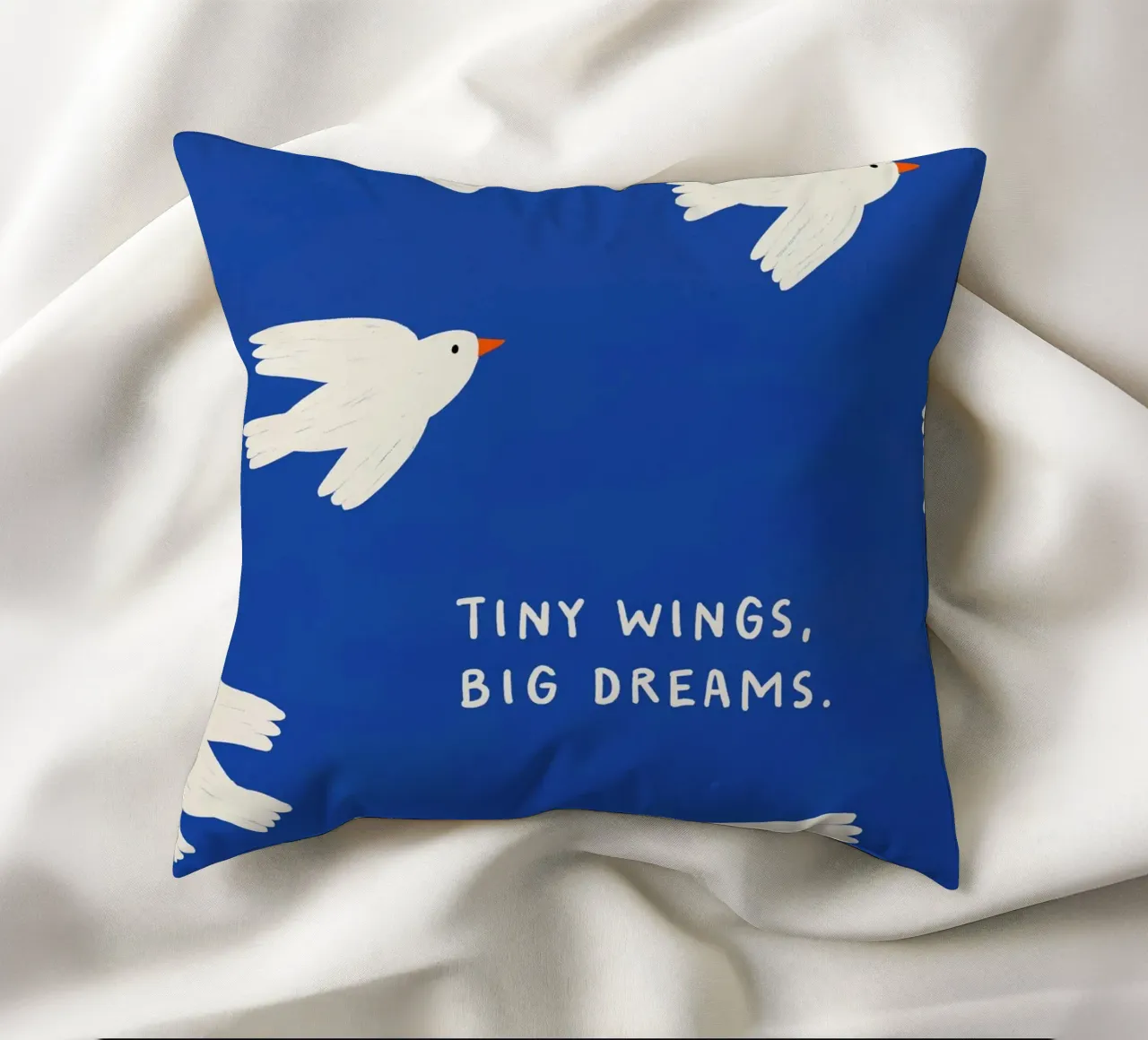 Tiny Wings, Big Dreams cuscino da treechild