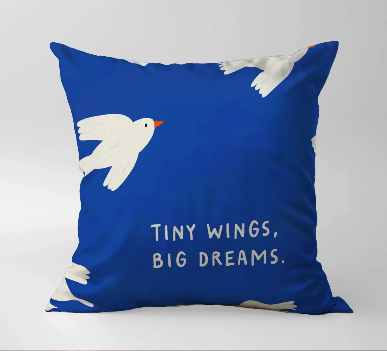 Tiny Wings, Big Dreams cuscino da treechild