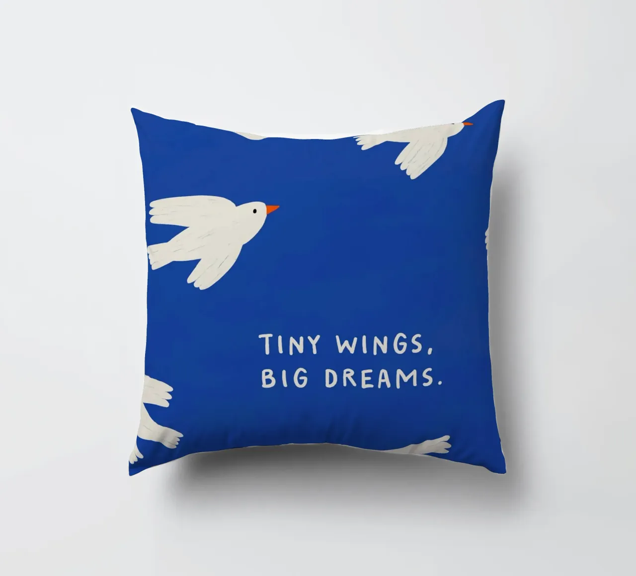 Tiny Wings, Big Dreams cuscino da treechild
