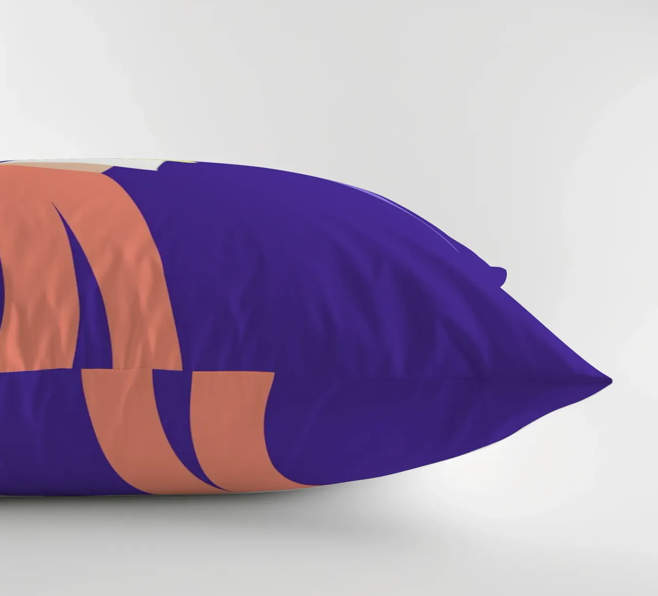 dancing on my own. cuscino da FRICKE DESIGN