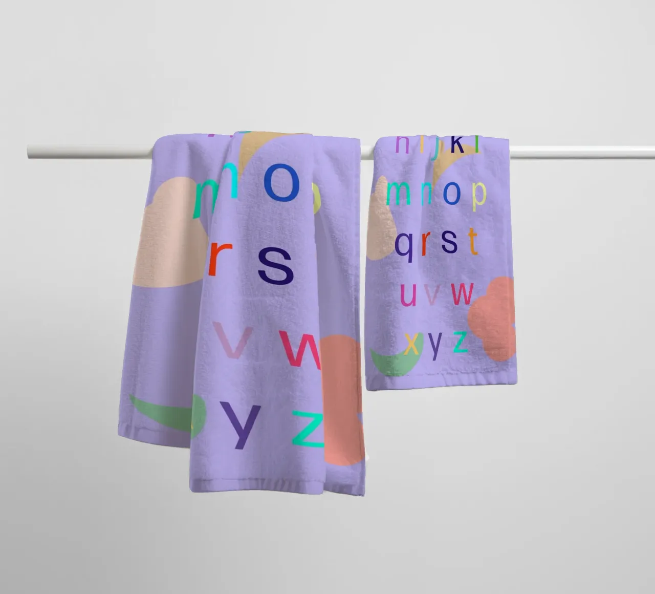 abc. (mehrere Varianten verfügbar) asciugamano da bagno da FRICKE DESIGN