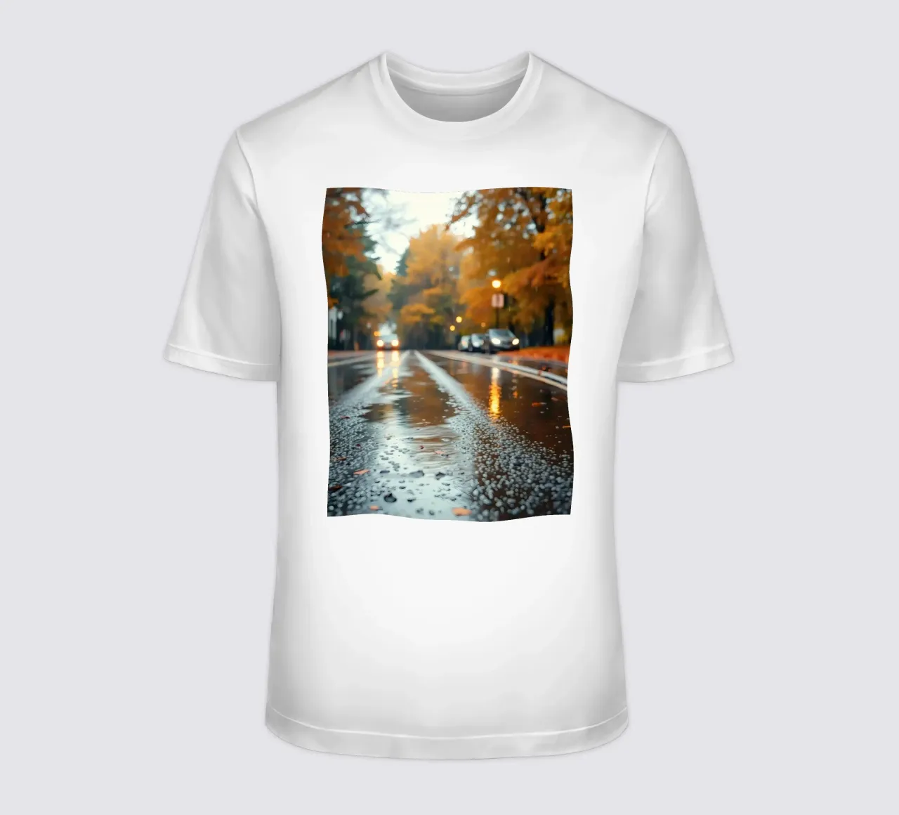 Vue d'une rue en automne avec la pluie reflétant le feuillage coloré t-shirt de DesignDoodle