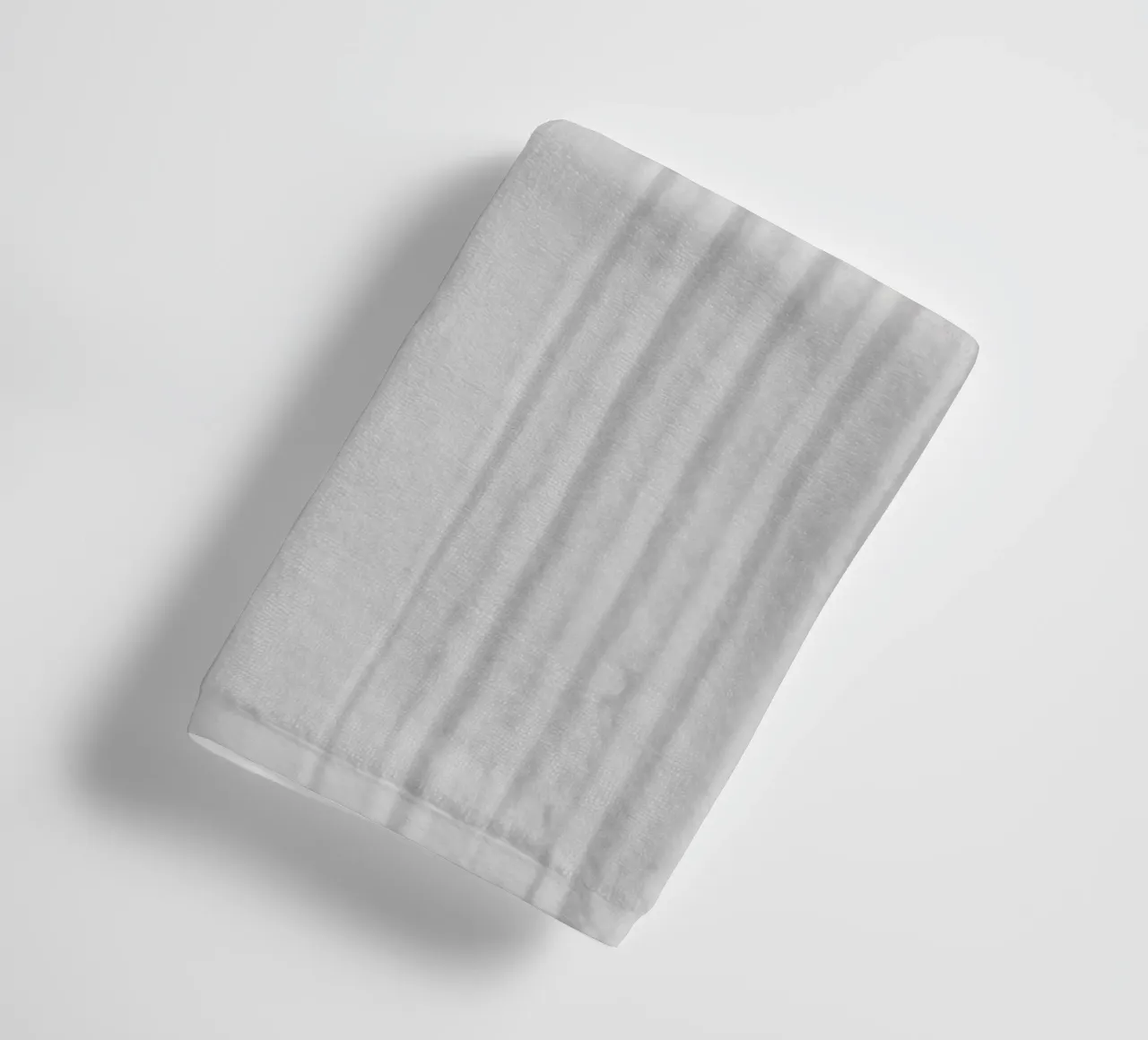 White Textures 2 Minimal Rainbow asciugamano da bagno da Studio Nahili