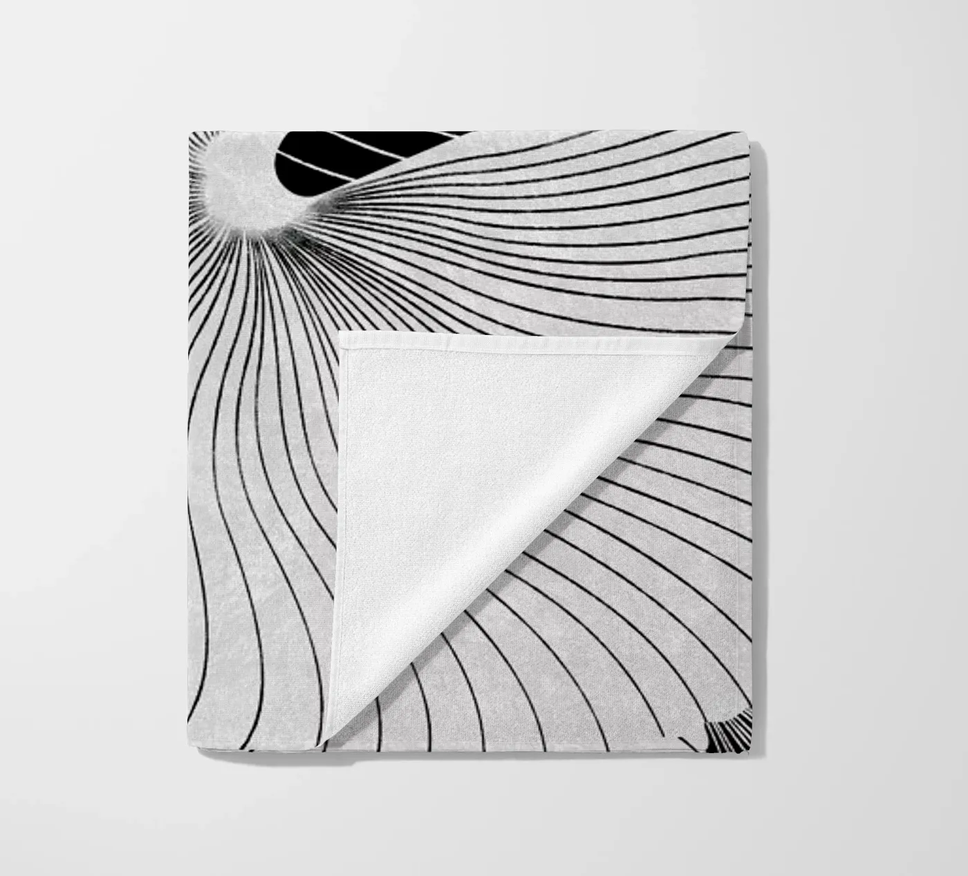 Shell beach towel by STUDIO LEEMO