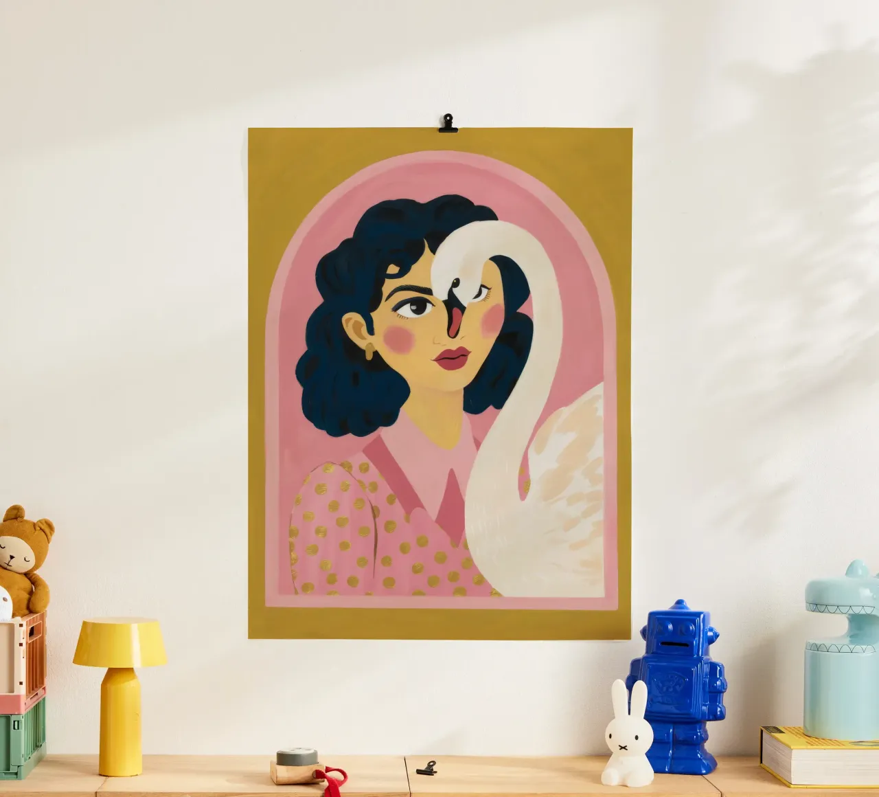 Abbraccio etereo del cigno poster con telaio in legno da Petal Canvas