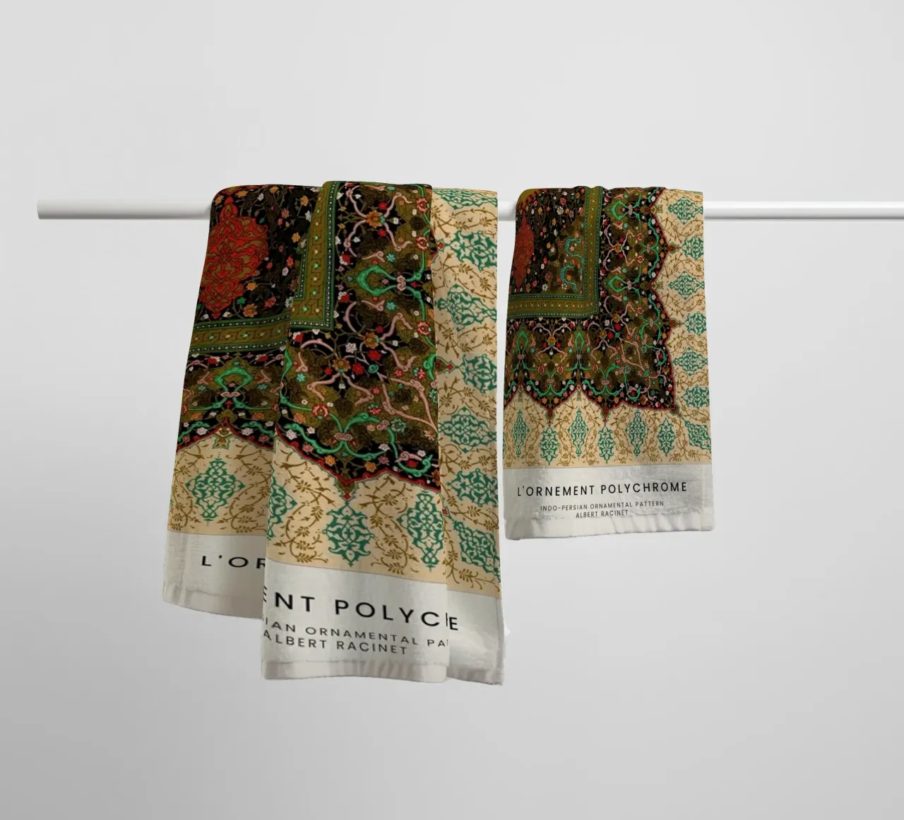 Racinet -  Indo-Persian Ornamental Pattern asciugamano da bagno da Vintage by JUNIQE