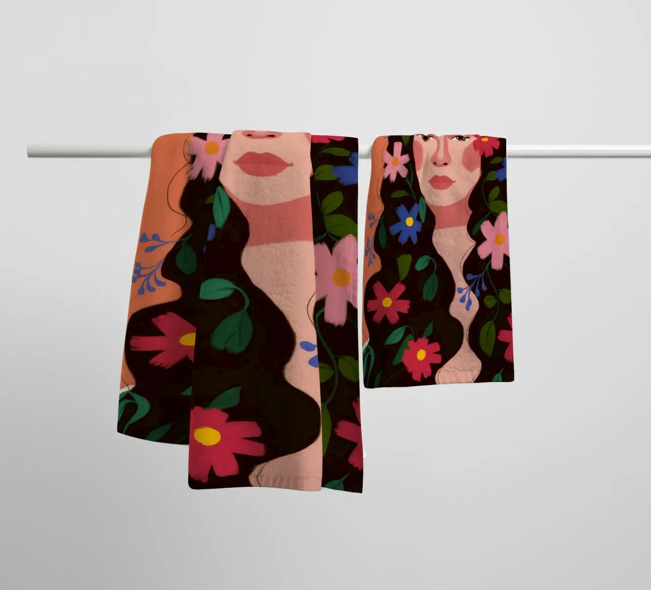 Armonia dei capelli in fiore asciugamano da bagno da Petal Canvas