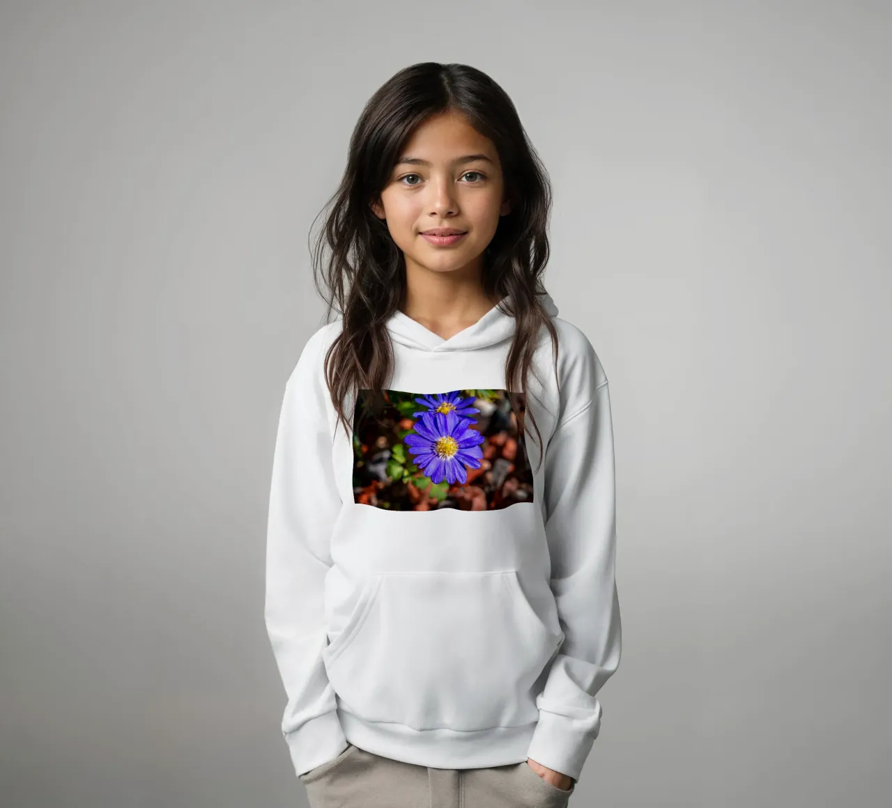 Balkan-Windröschen im Frühling Kinder Hoodie von Marcus Beckert | Fotografie