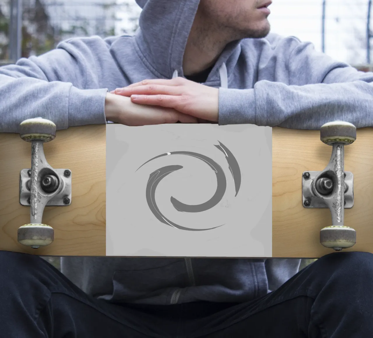 Motivi astratti dinamici rotondi in grigio adesivo da Something for you