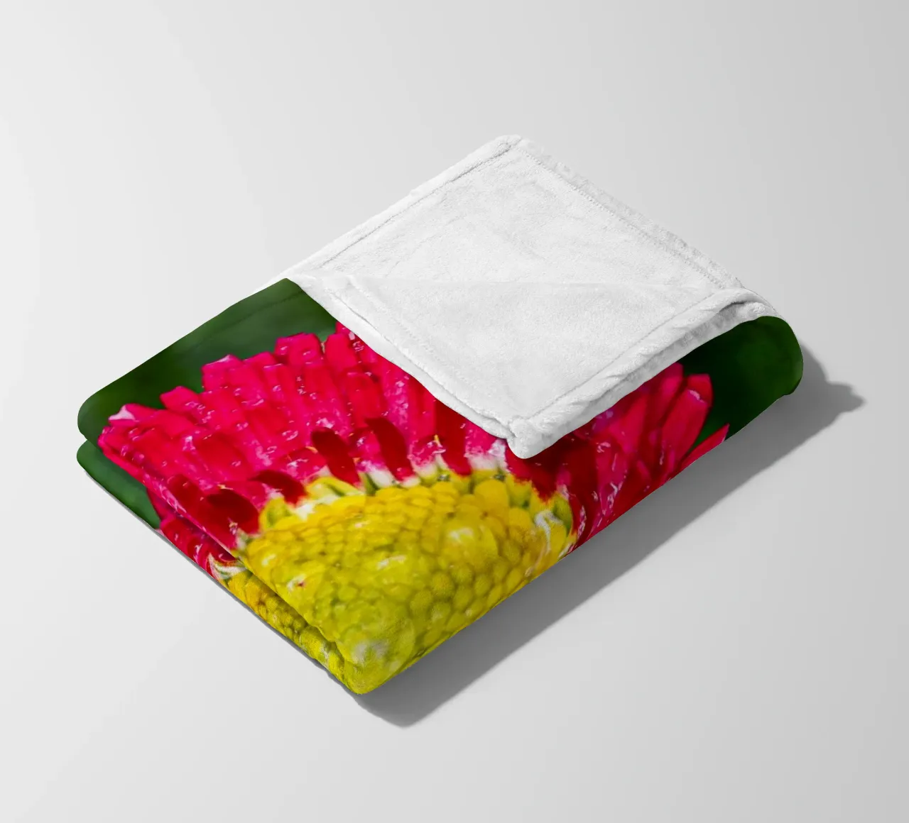 Red daisy in spring fleece blanket by Marcus Beckert | Fotografie