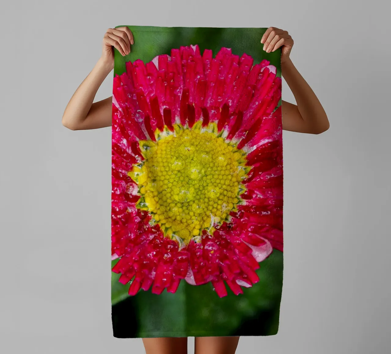 Red daisy in spring towel by Marcus Beckert | Fotografie