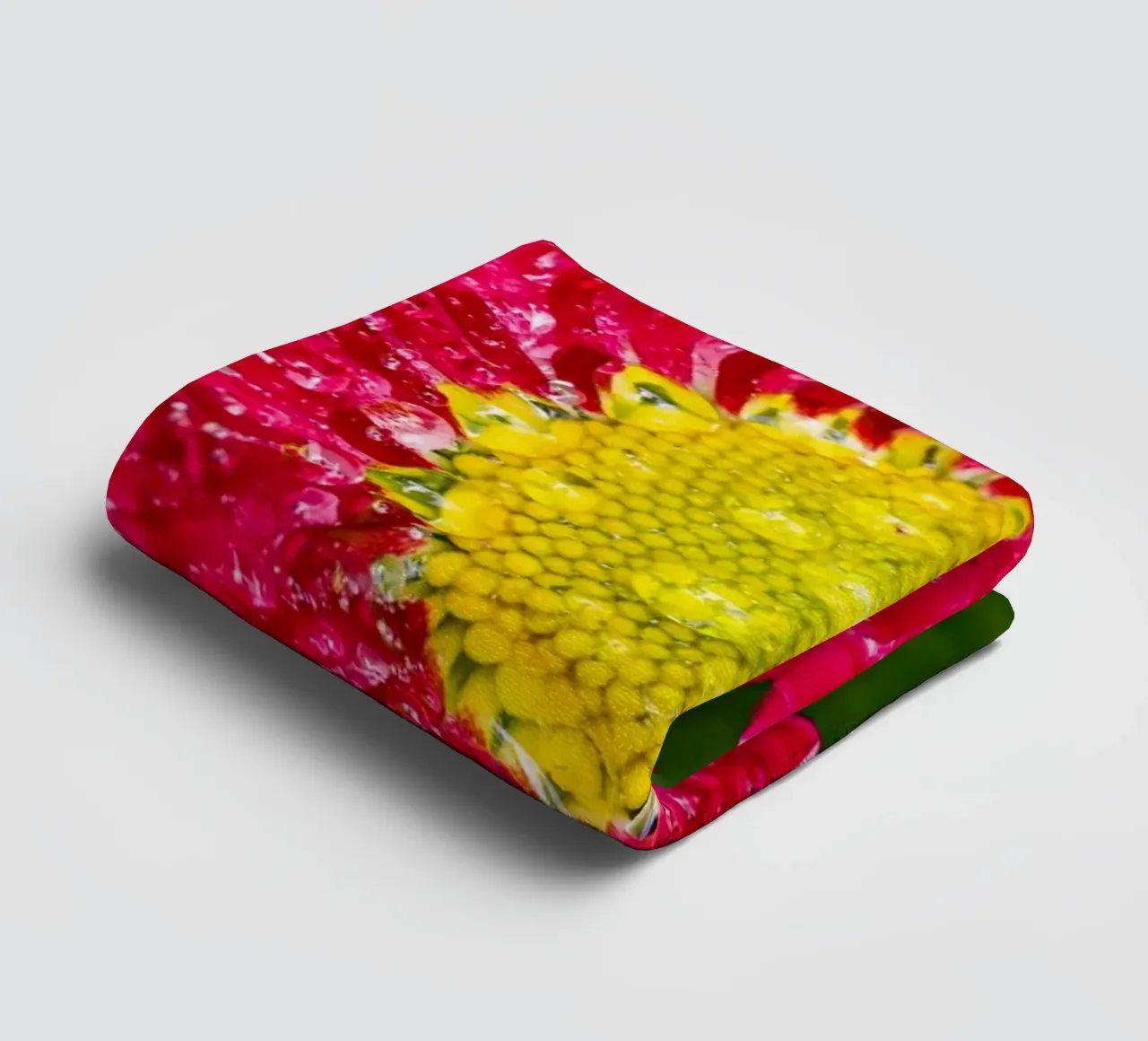 Red daisy in spring towel by Marcus Beckert | Fotografie