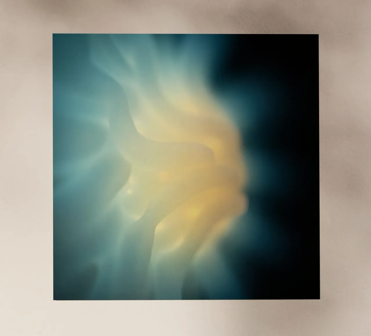 Licht, das in lebendigen Farben wirbelt, erzeugt ein faszinierendes Abstraktes. Backlit Folie von DesignDoodle