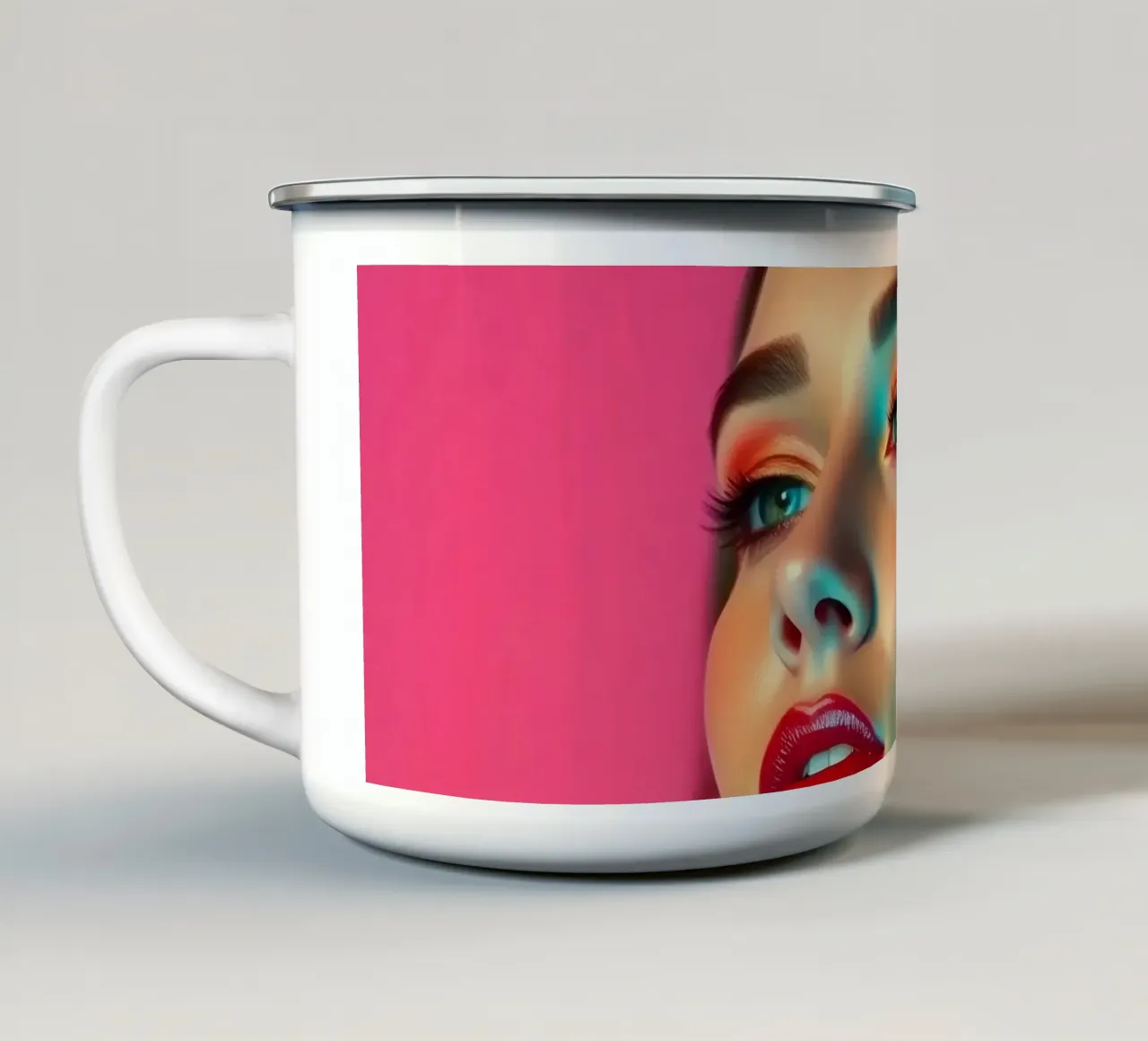 Mooie vrouw met make-up tegen een heldere roze achtergrond emaille mok van DesignDoodle
