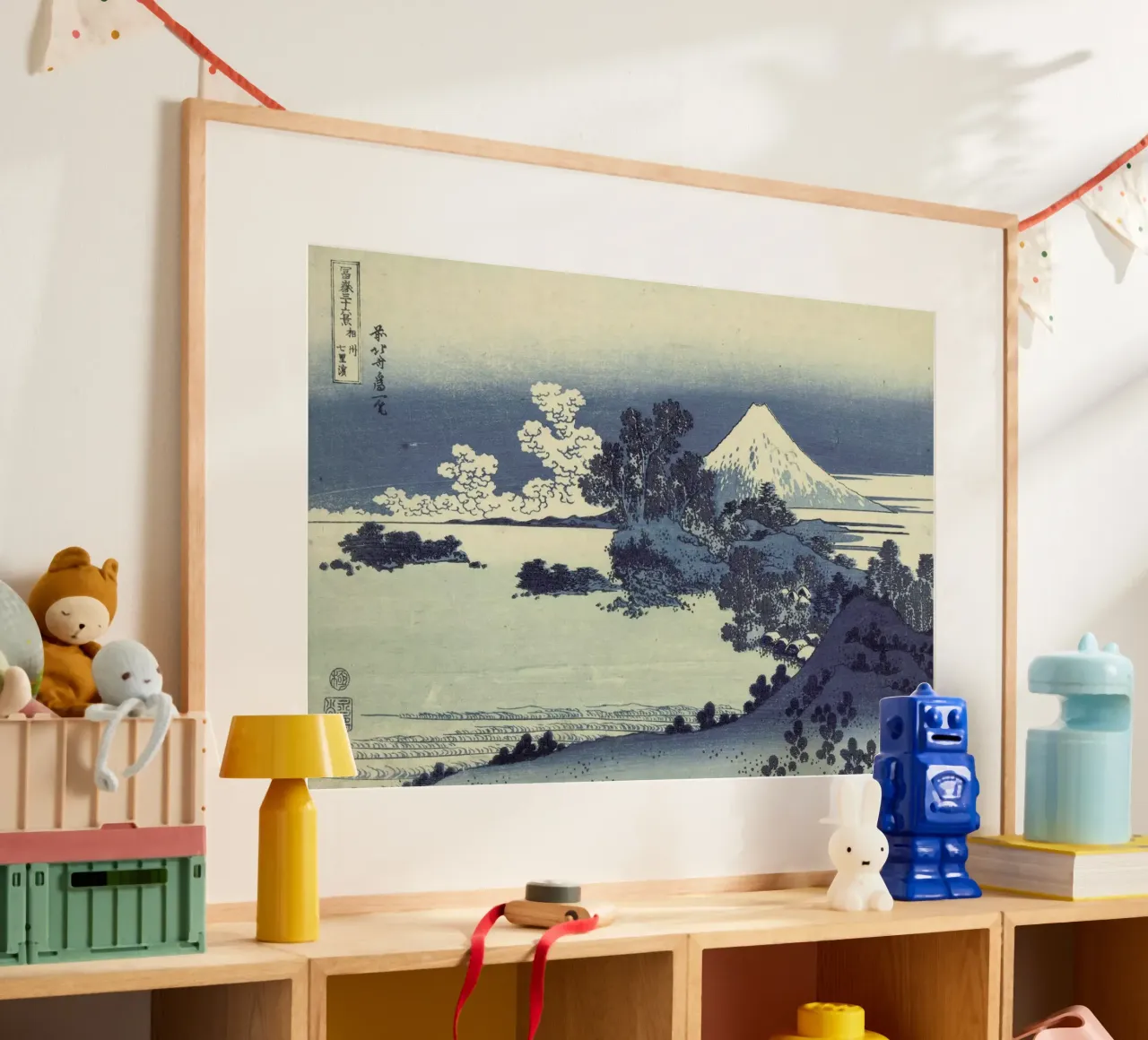 Hokusai - Shichirigahama Beach in Sagami Province poster con telaio in alluminio da ARTOTHEK